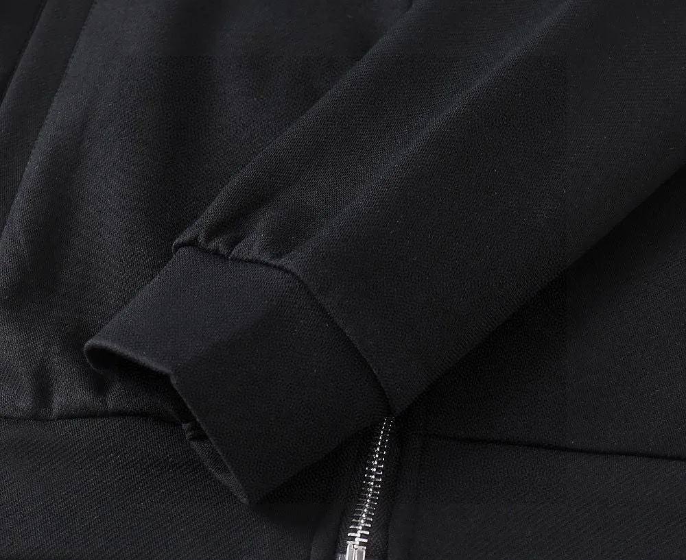 🅿️460 brand [LV Louis Vuitton] (velvet and thickened) 2025 autumn and winter new products, celebrities’ favorite fashion-flavored casual suits, clean and neat tailoring, full of urban style. Made of high-quality customized fabrics, the inner warmth is excellent, the hand feels soft and dry, and the upper body effect is crisp and stylish. The three-dimensional cutting process and the pattern are all of high standards, and the silhouette version has the right benefits! It is not tight at all, and you feel good when you wear it. So many top-quality raw materials create high-end products with unparalleled value. It is the first choice for high-end fashion people. (Size: M-4XL can wear up to 200 pounds)